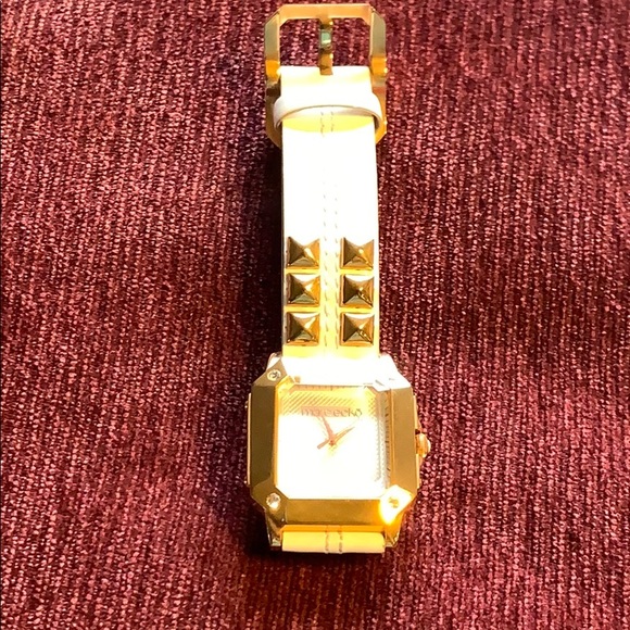 Ladies Watch - Picture 1 of 2